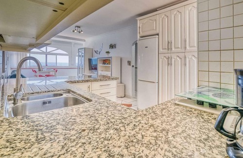 El Faro Apartment | Apartment with Sea View, Wi-Fi and Air Conditioning