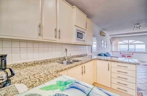 El Faro Apartment | Apartment with Sea View, Wi-Fi and Air Conditioning