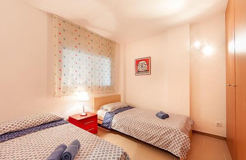 Sant Antoni de Calonge Apartment | Apartment Les Suredes in St Antoni de Calonge - 6 persons, 3 bedrooms