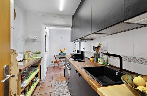 Vilanova I la Geltru Apartment | Apartment 'Precioso Piso Frente Al Mar' with Balcony, Wi-Fi and Air Conditioning