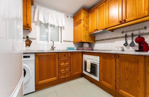 Torreblanca Apartment | Apartment 'Fuengirola Los Pacos Vistamar' with Sea View, Wi-Fi and Air Conditioning