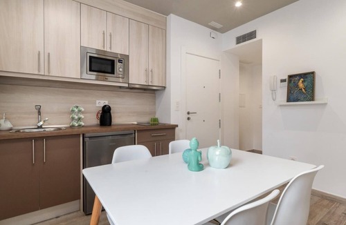 Cervantes Apartment | Apartment in a restored mansion in Granada.