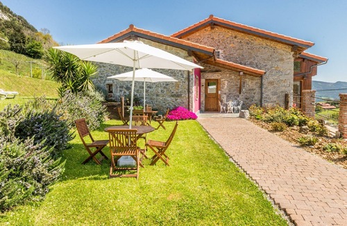 Ampuero Apartment | Apartment in a rural setting near the beach of Laredo 1