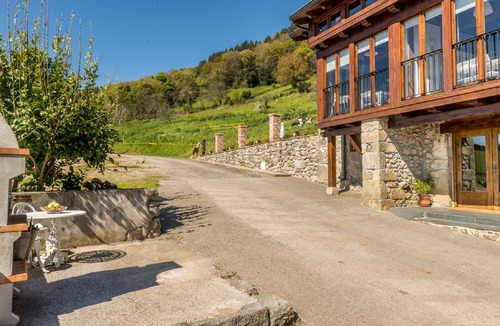 Ampuero Apartment | Apartment in a rural setting near the beach of Laredo 1