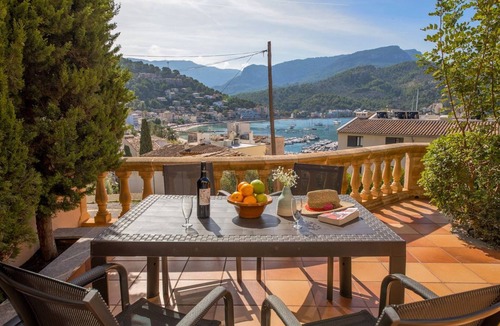 Puerto de Soller Apartment | Apartment in Fishing Village with Wi-Fi, Air Conditioning & Terrace with Sea View