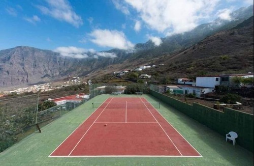 Tigaday Apartment | Apartment in Frontera: Tennis, Pool & A/C (Sleeps 6)
