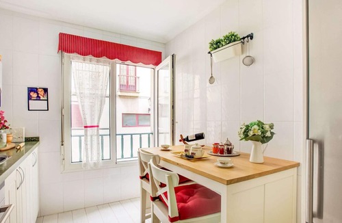 Cimadevilla Apartment | Apartment in Gijón near San Lorenzo Beach