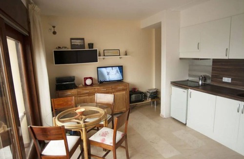 Aiguablava Apartment | Apartment in illa Mateua/next to Montgó cove, La Escala (Costa Brava/Gerona).