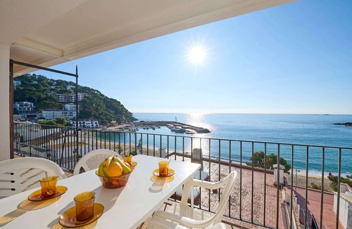 Llafranc Apartment | Apartment in Llafranc with Sea Views
