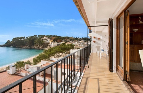 Llafranc Apartment | Apartment in Llafranc with Sea Views