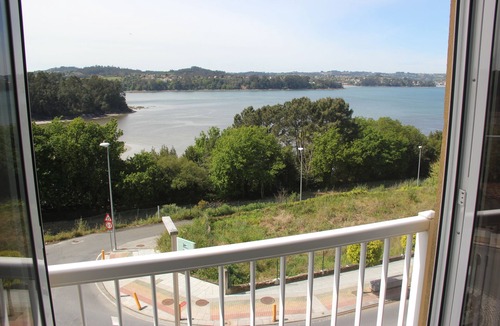 Callobre Apartment | Apartment in Miño with views of the Ría.