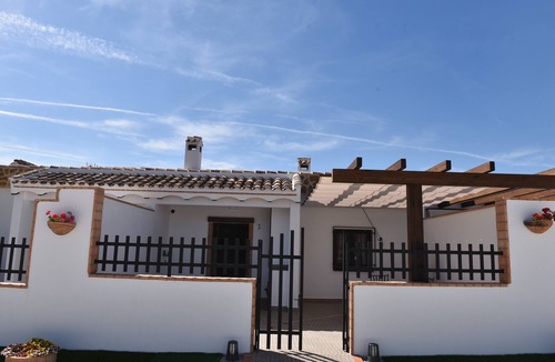 Chiclana de Segura Apartment | Apartment 'La Teja 3' with Mountain View, Wi-Fi and Air Conditioning
