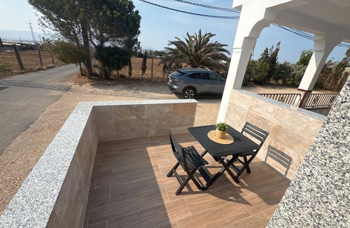 Pujaire Apartment | Apartment 'La Palmera' with Private Terrace and Air Conditioning