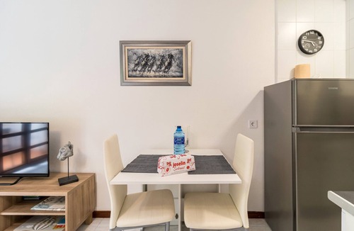 Suances Apartment | Apartment 'La Ribera' with Mountain Views, Shared Pool and Wi-Fi