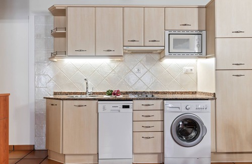 Bustio Apartment | Apartment 'Las Acacias' with Balcony and Wi-Fi
