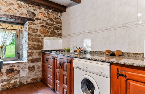 Caunedo House | Apartment 'Lorences D' with Mountain View