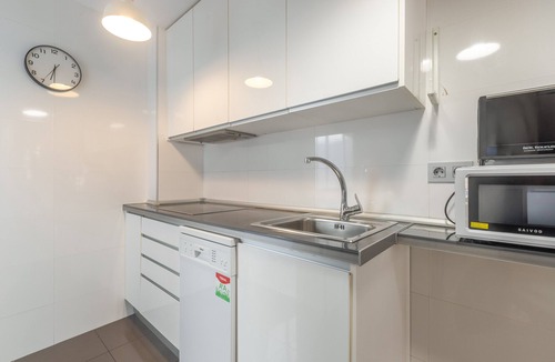 Cruz de Humilladero Apartment | Apartment 'Malaga Vialia Zona Esta Ave- Zona' with Balcony, Wi-Fi and Air Conditioning