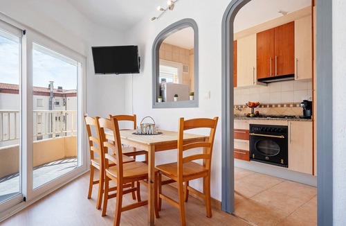 Costa Dorada Apartment | Apartment 'Mar' with Wi-Fi and Air Conditioning