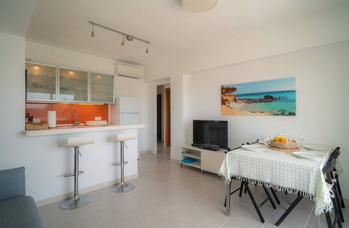 Es Pujols Apartment | Apartment 'Mirada I' with clear view, Wi-Fi and Air Conditioning