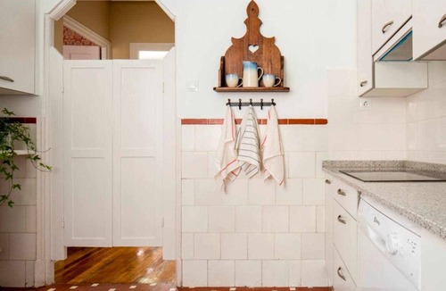 Basauri Apartment | Apartment next to the metro station and a garden