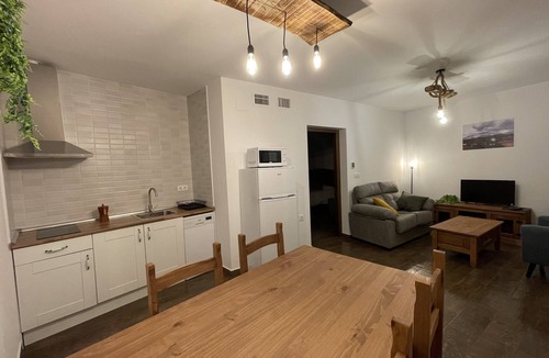 Hervas Apartment | Apartment number 4 Suite with Jacuzzi - 1 bedroom
