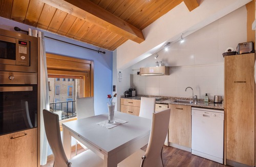 Daroca Apartment | Apartment 'Petronila' with Wi-Fi and Air Conditioning