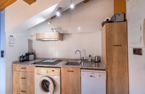 Daroca Apartment | Apartment 'Petronila' with Wi-Fi and Air Conditioning