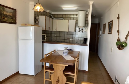 L'Escala Apartment | Apartment 'Platja Mar 2' with Sea View and Balcony