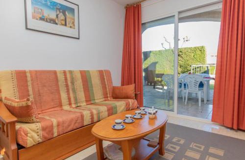 Les Planes del Rei Apartment | Apartment Residencial Eurosol de los Monteros by Interhome