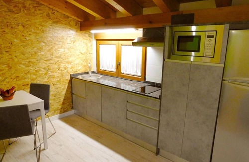 Tubilla del Lago Apartment | Apartment 'Ribera Del Duero Crianza' with Wi-Fi