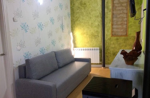 Tubilla del Lago Apartment | Apartment 'Ribera Del Duero Crianza' with Wi-Fi