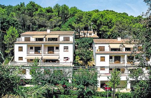 Sa Riera Apartment | Apartment S'Esquirols Nº5 by Interhome