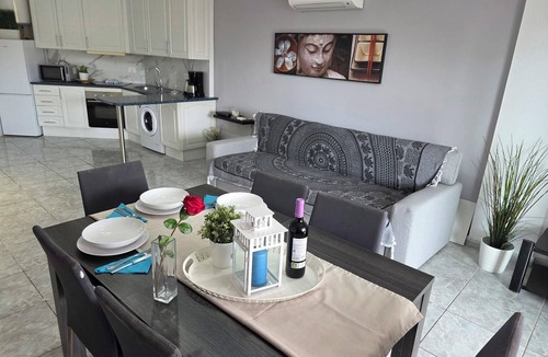 Los Cristianos Apartment | Apartment San Marino with heated pool, only 450 meters to the beach, Wifi,SAT-TV