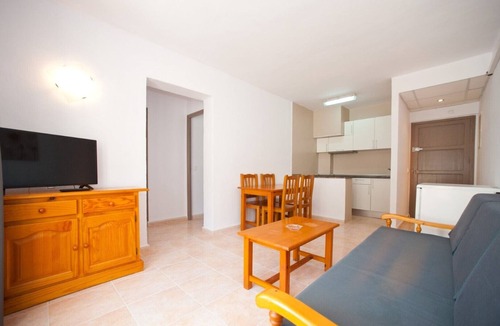 Santa Eulalia del Rio Apartment | Apartment Ses Veles 2 dormitorios close to the Beach with Sea View, Pool, Wi-Fi & Garden
