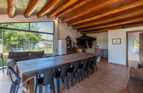 Vilobi d'Onyar Apartment | Apartment 'Simon' with Mountain View, Private Pool and Wi-Fi