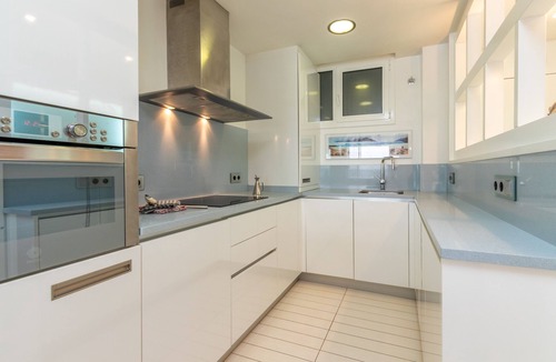 Platja d'Aro Apartment | Apartment 'Super Beach 2' with Sea View, Balcony and Wi-Fi