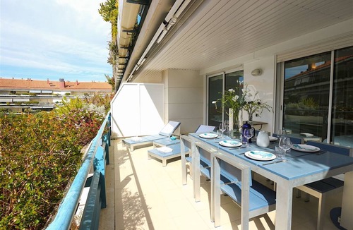 Sitges Apartment | Apartment Tropicana - Three Bedroom Apartment, Sleeps 6