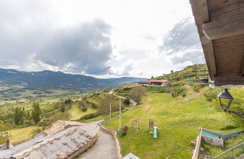 Valle de Lierp Apartment | Apartment 'Turbón' with Mountain View, Shared Garden and Wi-Fi