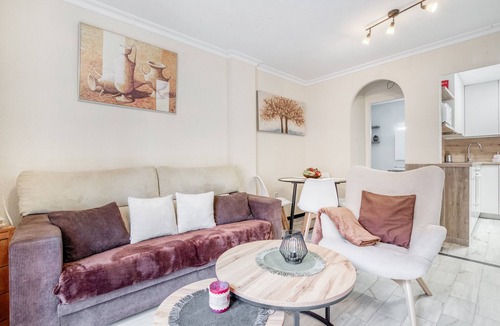 La Mata Apartment | Apartment 'Verano Azul' with Shared Pool, Wi-Fi and Air Conditioning