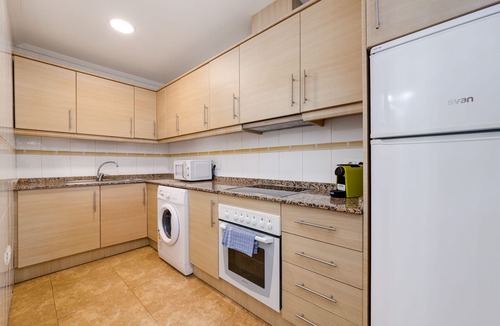 Torrevieja Apartment | APARTMENT WITH COMMUNITY POOL. 400 METERS FROM THE BEACH. LARGE YARD.