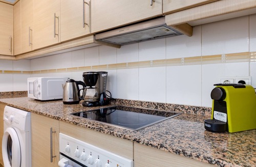 Torrevieja Apartment | APARTMENT WITH COMMUNITY POOL. 400 METERS FROM THE BEACH. LARGE YARD.