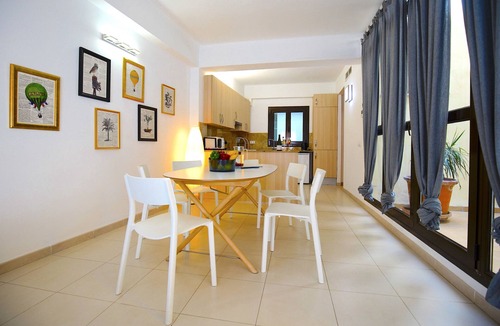 La Llotja-Born Apartment | Apartment with interior patio in the old town.