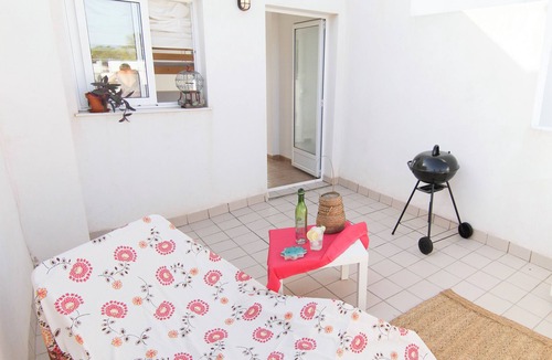 San Jose Apartment | Apartment with pool near the beach and a park with sports facilities.