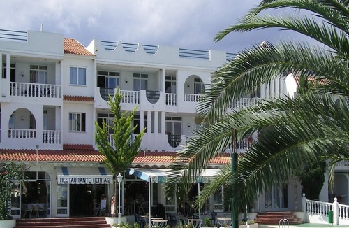 Alcossebre Apartment | APCOSTAS - Habitat Playa Romana / One Bedroom and bunk beds