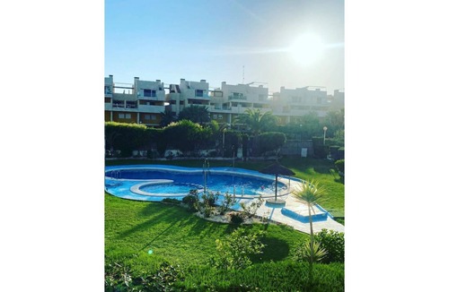 Flamenca Beach Apartment | Appartement Totalement Rénové- vue Piscine