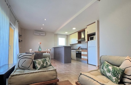 Bon Relax Apartment | Apt Laia, A/C, swimming pool, parking.