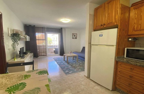 Vueltas Apartment | Apt. ManRey 1B - Ambar