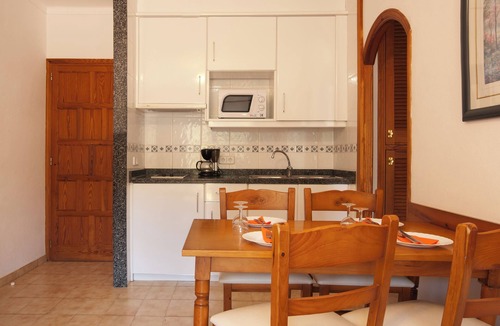Cala San Vicente House | Apt. Roble with balcony, communal pool, close to the beach 300 m, Wifi