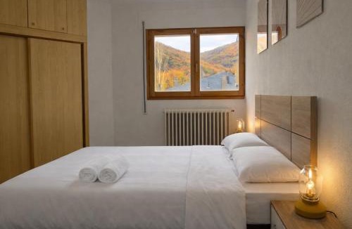 Biescas Apartment | Apto Espert l PISCINA l Cine l Garaje l BBQ l Wifi