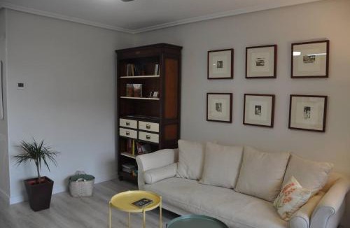 Logrono Apartment | Apto La Estambrera IV Wifi y Aire Acondicionado